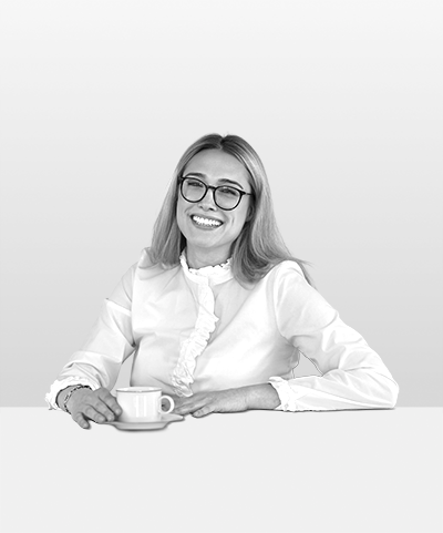 Julia Pesch Hover